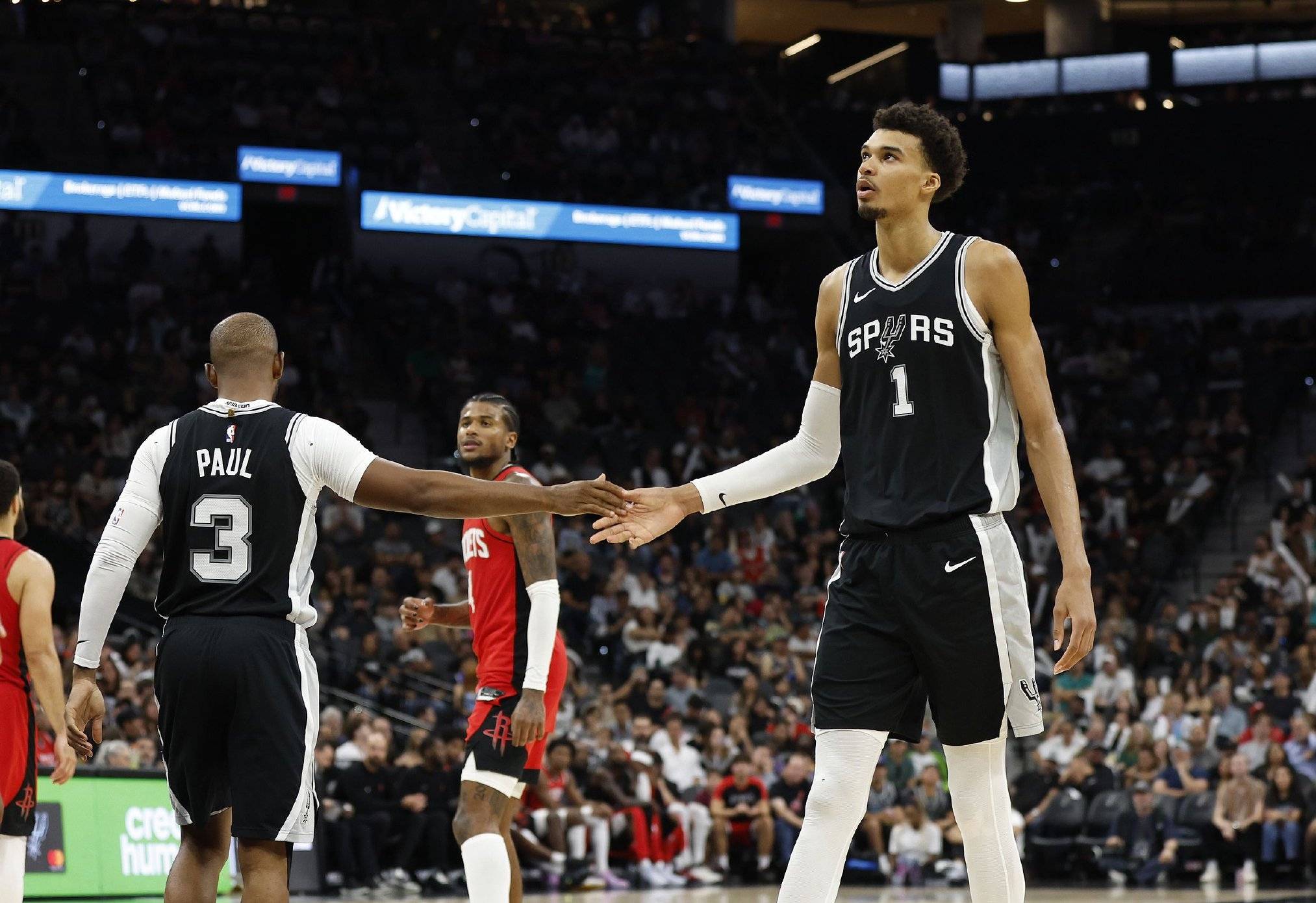 世俱杯时间-火箭客场轻取马刺，哈登轰下分率队胜出的简单介绍