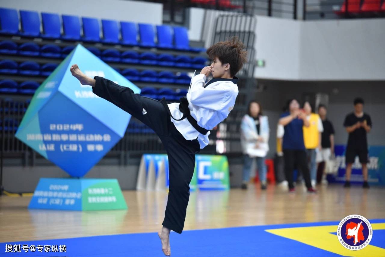 世俱杯2025-关于优雅激烈的跆拳道比赛，精彩对决引燃全场的信息