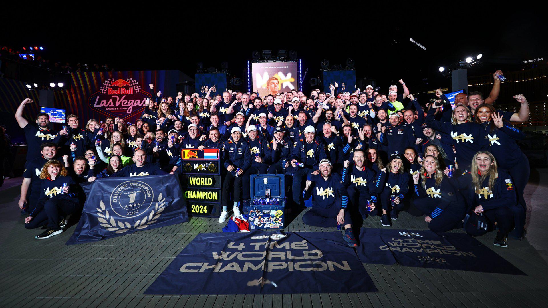 世俱杯-迈凯伦险胜红牛车队，维斯塔潘带队取胜