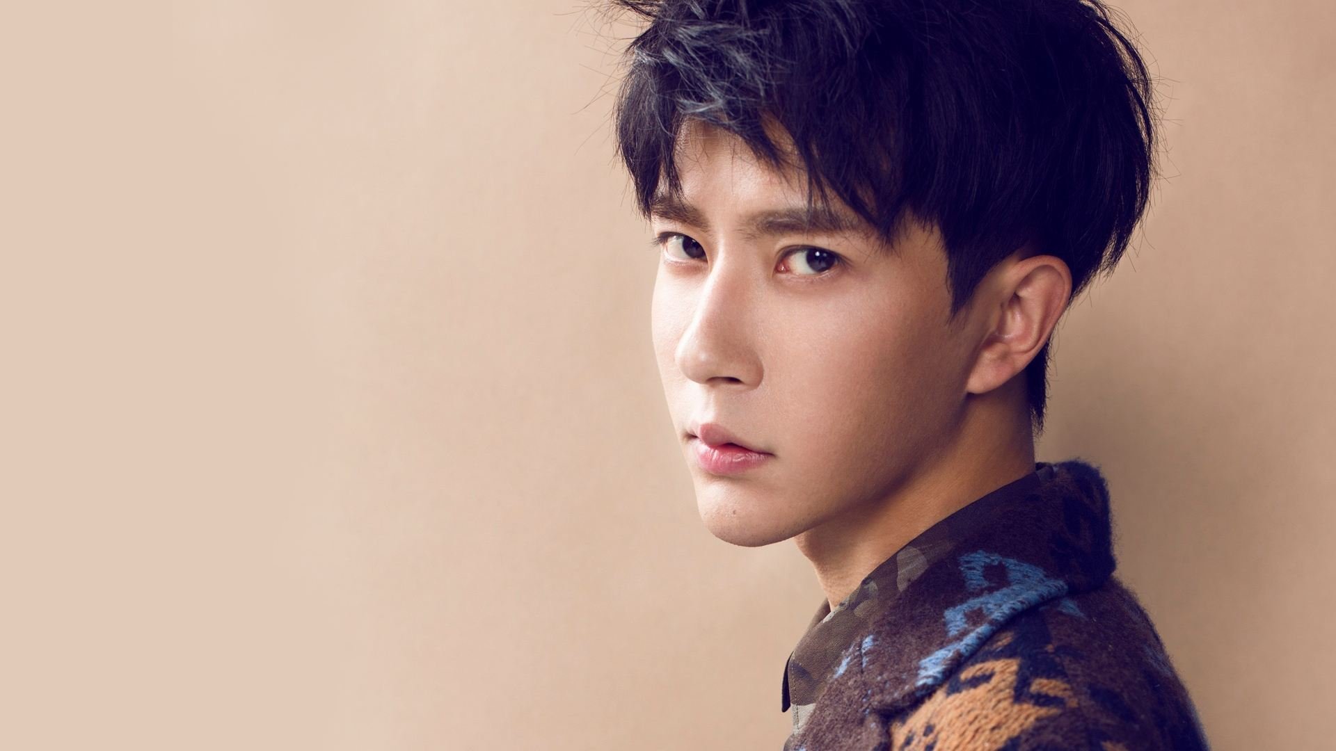 世俱杯改制-橙色铁壁锁死斑马，蓝色闪电刺穿迷雾，奥斯梅恩与荷兰防线的胜利交响